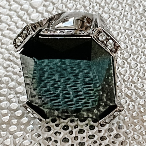 JUDITH LEIBER | Crystal Christo Cocktail Ring | Obsidian & Gunmetal | size 7 - Picture 4 of 14